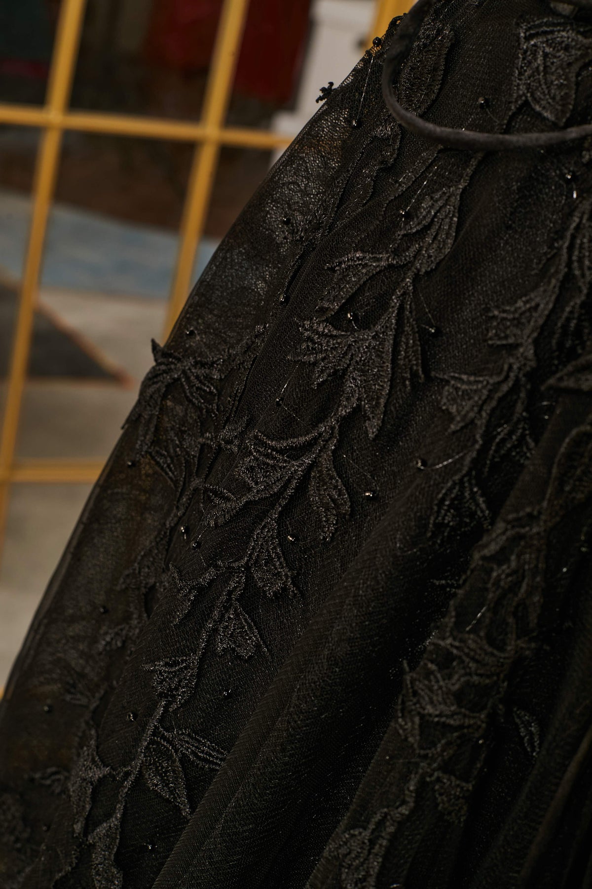 Black Strapless A-line Appliques Tulle Long Prom Dress