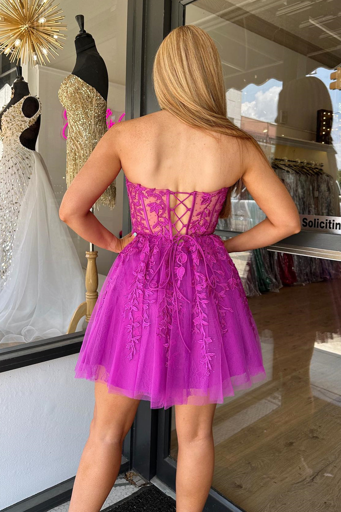 Red Strapless Appliques A-line Tulle Homecoming Dress