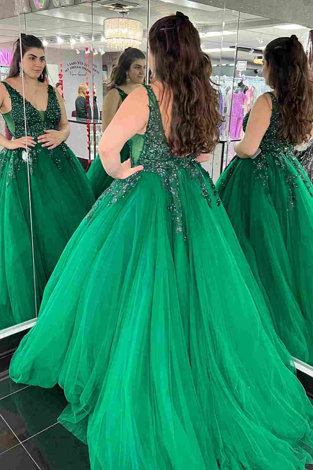 Hunter Green A-line V Neck Beaded Applique Tulle Long Prom Dress