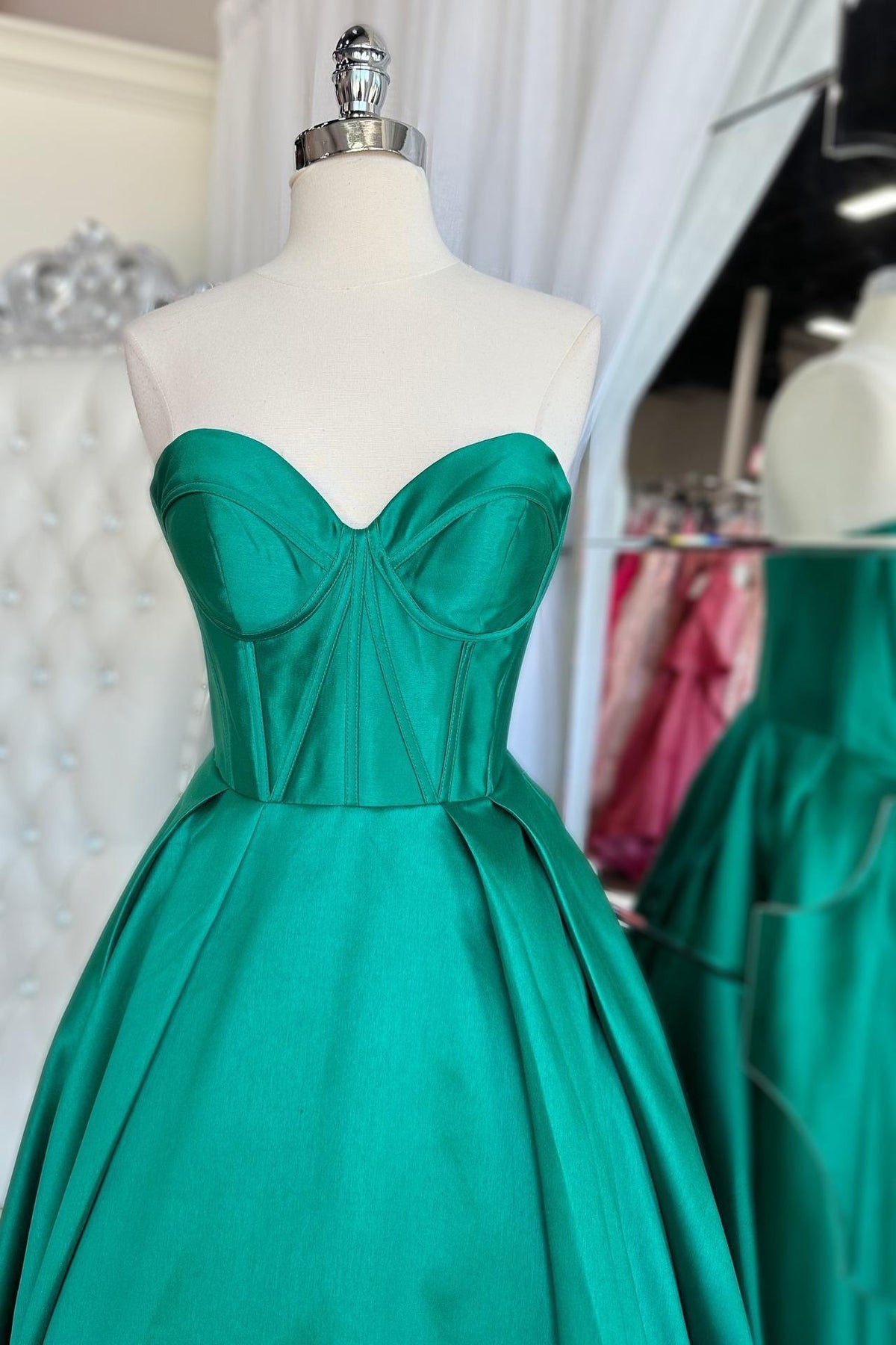 Sweetheart Green Satin A-line Long Formal Gown