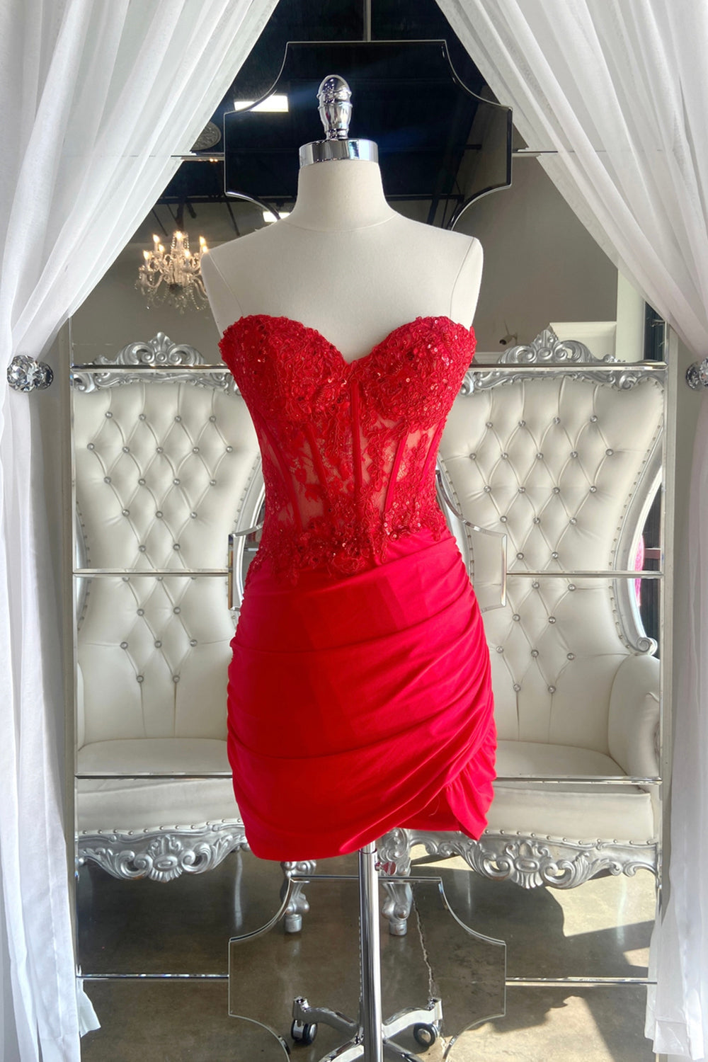 Red Strapless Appliques Sheath Homecoming Dress