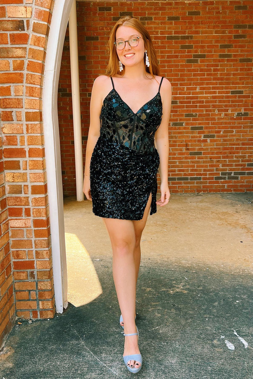 Red Mirror-Cut Sequins Halter Sheath V Neck Homecoming Dress – Dreamdressy