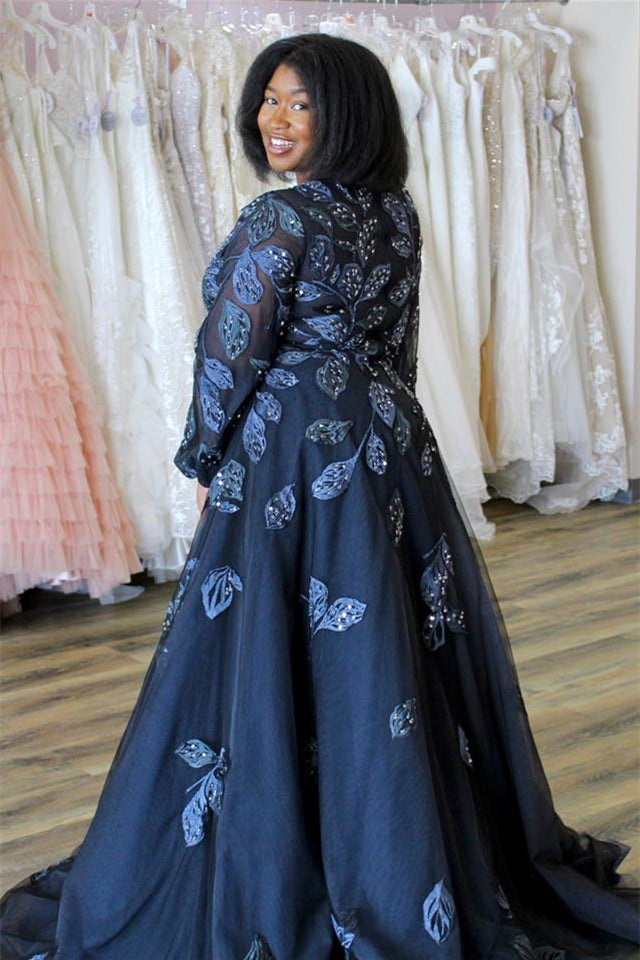 Dark Blue Plunging V Neck Appliques Long Sleeves Long Mother of Bride Dress