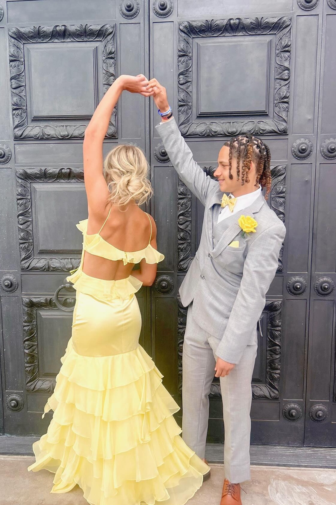 Straps Yellow Ruffled Long Dress with Rosette