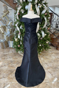 Black Floral Appliques Off-Shoulder Mermaid Long Mother of Bride Dress with Slit