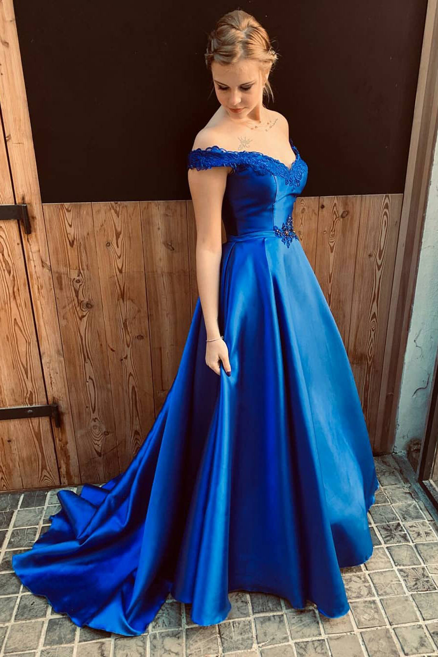 Off the Shoulder Royal Blue Long Prom Dress