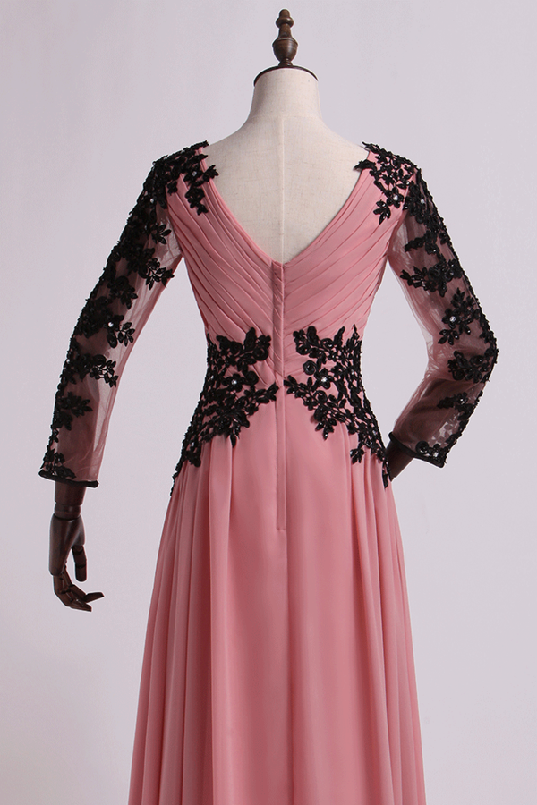 Dusty Pink Chiffon Long Sleeve Mother of the Bride Dress with Appliques