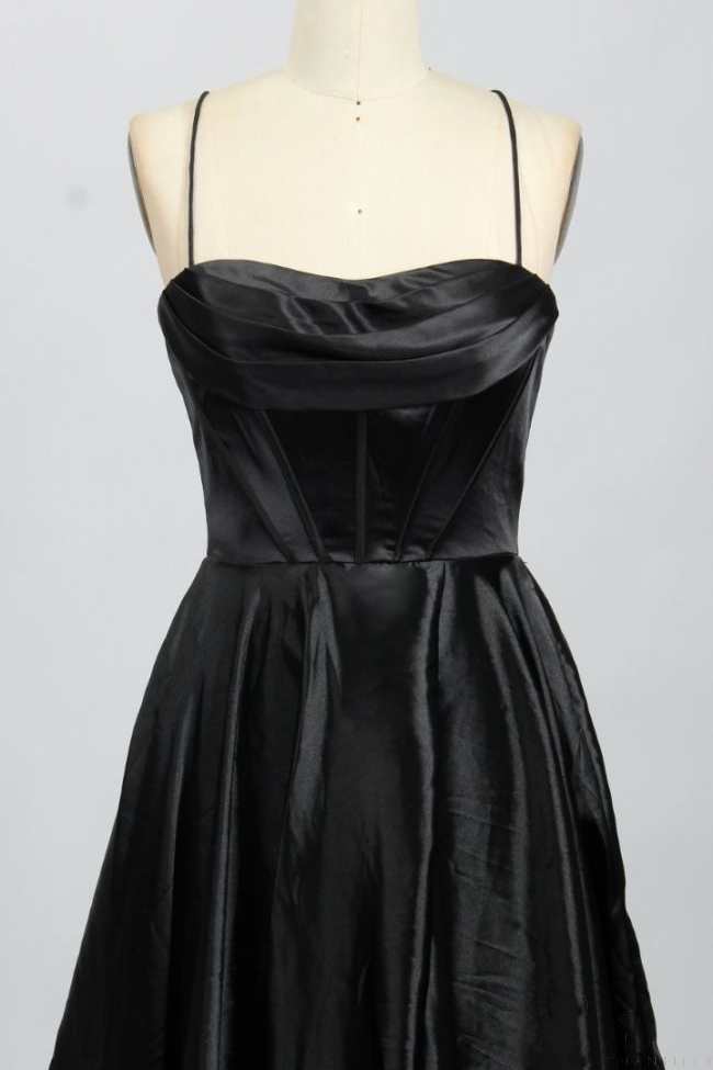 A-Line Black Sweetheart Lace-Up Prom Gown