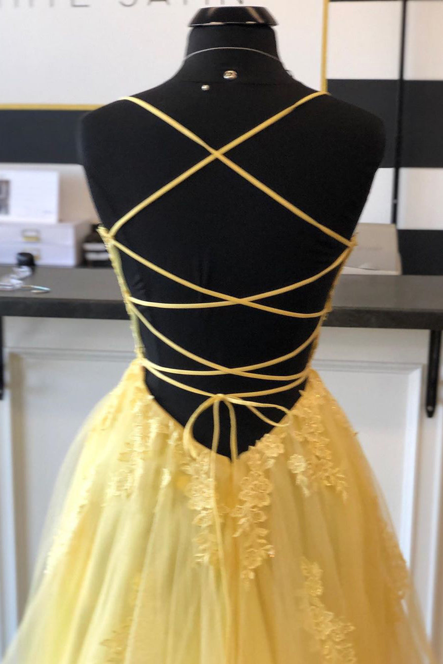 Elegant Appliques Lace-Up Back A-Line Yellow Long Prom Dress