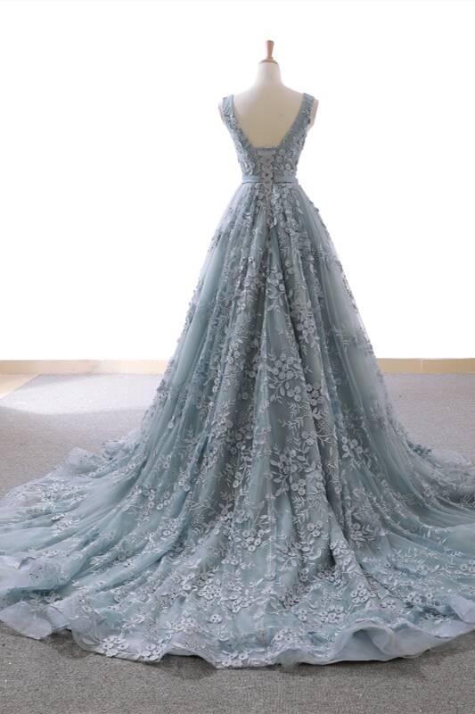 Gorgeous A-line Grey Lace Appliques Long Prom Gown