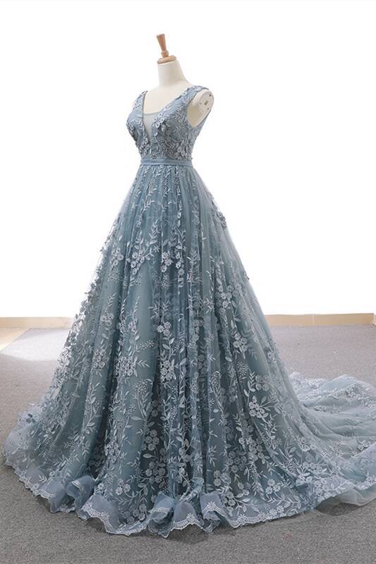 Gorgeous A-line Grey Lace Appliques Long Prom Gown