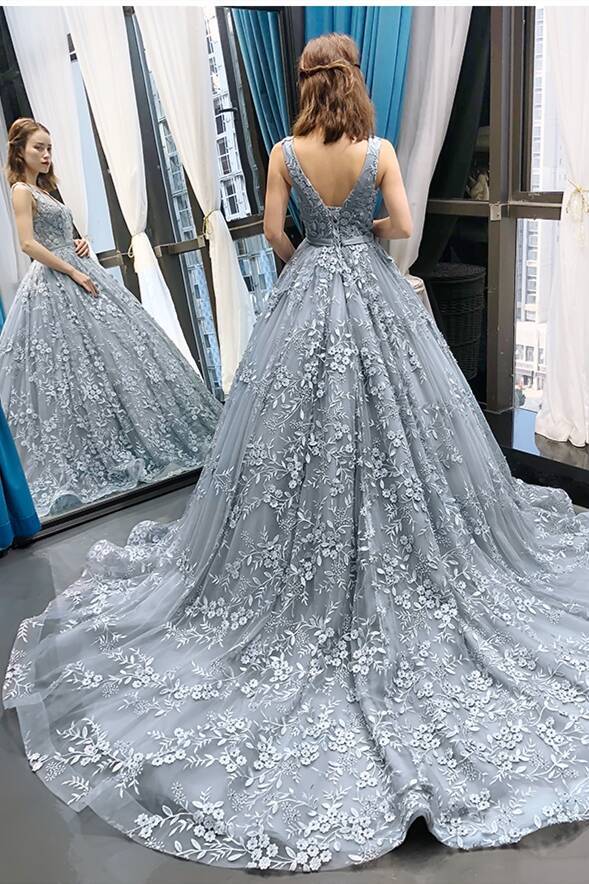 Gorgeous A-line Grey Lace Appliques Long Prom Gown
