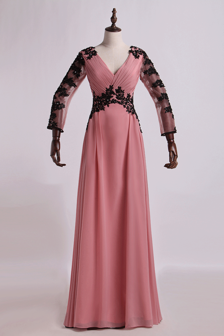 Dusty Pink Chiffon Long Sleeve Mother of the Bride Dress with Appliques