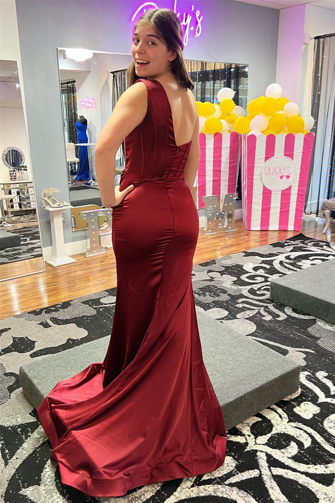 Burgundy maxi hotsell prom dress